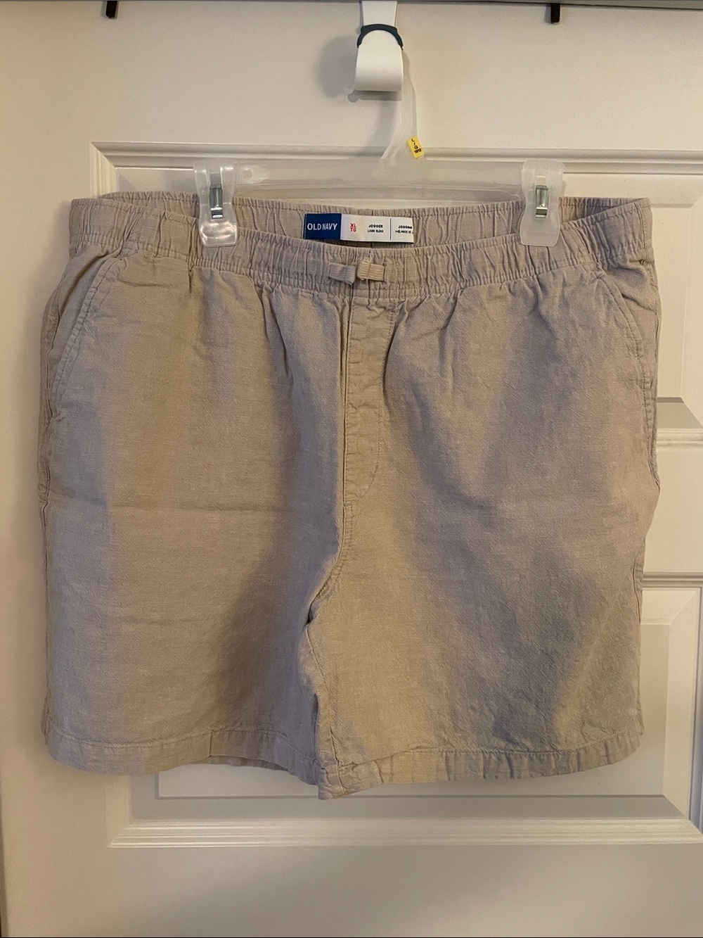 Old Navy Men’s Beige Elastic-Waist Flat Front Shorts